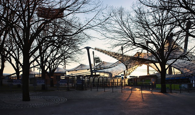 正是他在比 正是他在比